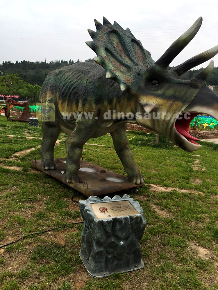 自贡仿真恐龙制作-三角龙