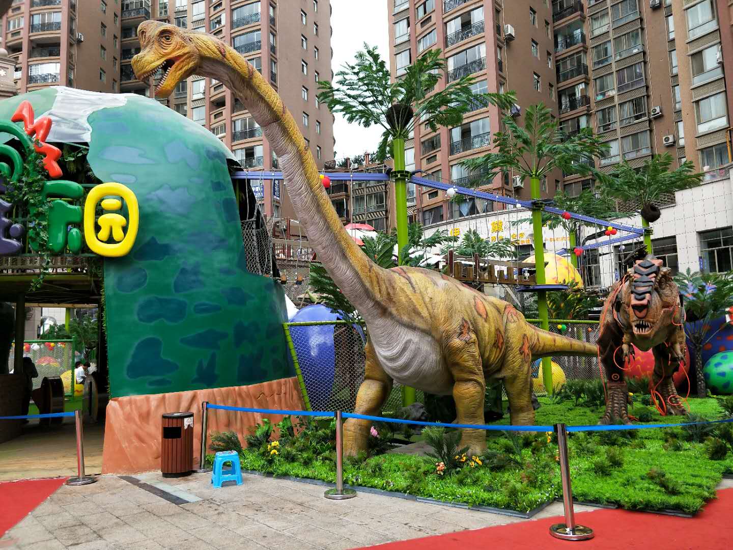 汇龙堂仿真恐龙CS乐园大门