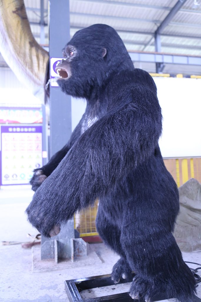  仿真动物植毛工艺深度解析：为什么一只仿真大猩猩需要120工时？ 汇龙堂动态 汇龙堂